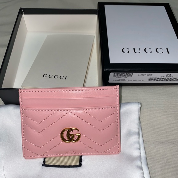 Gucci Handbags - Gucci Marmont Wallet